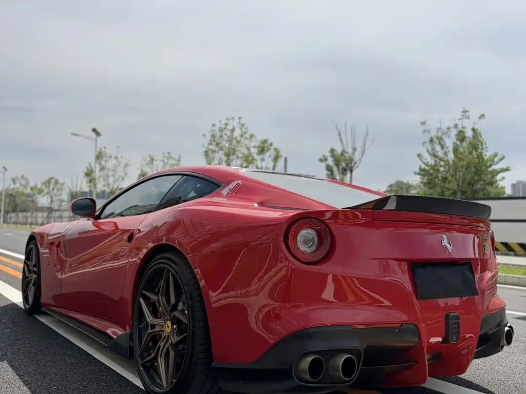 Ferrari F12berlinetta — миниатюра 7