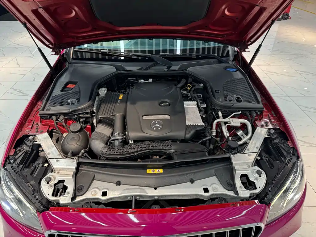 Mercedes-Benz E-Class (Import) — миниатюра 14