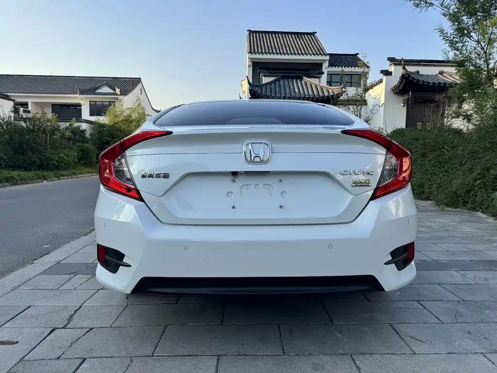Honda Civic — миниатюра 10