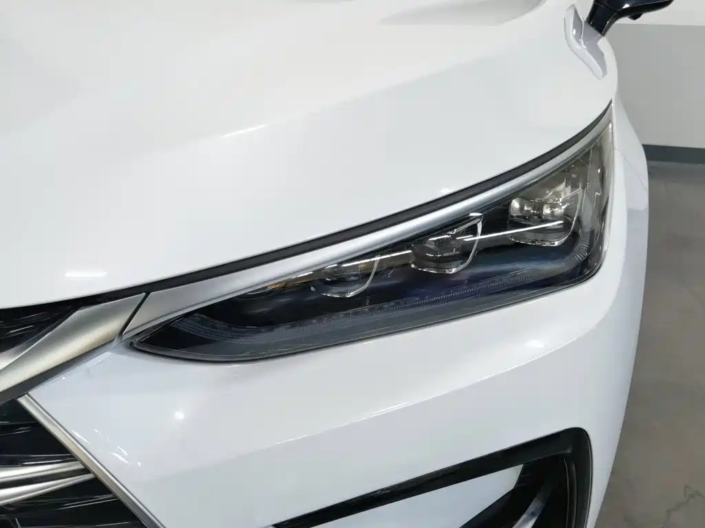 BYD Tang New Energy — миниатюра 7