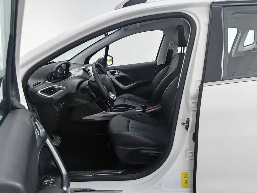 Peugeot 2008 — миниатюра 10