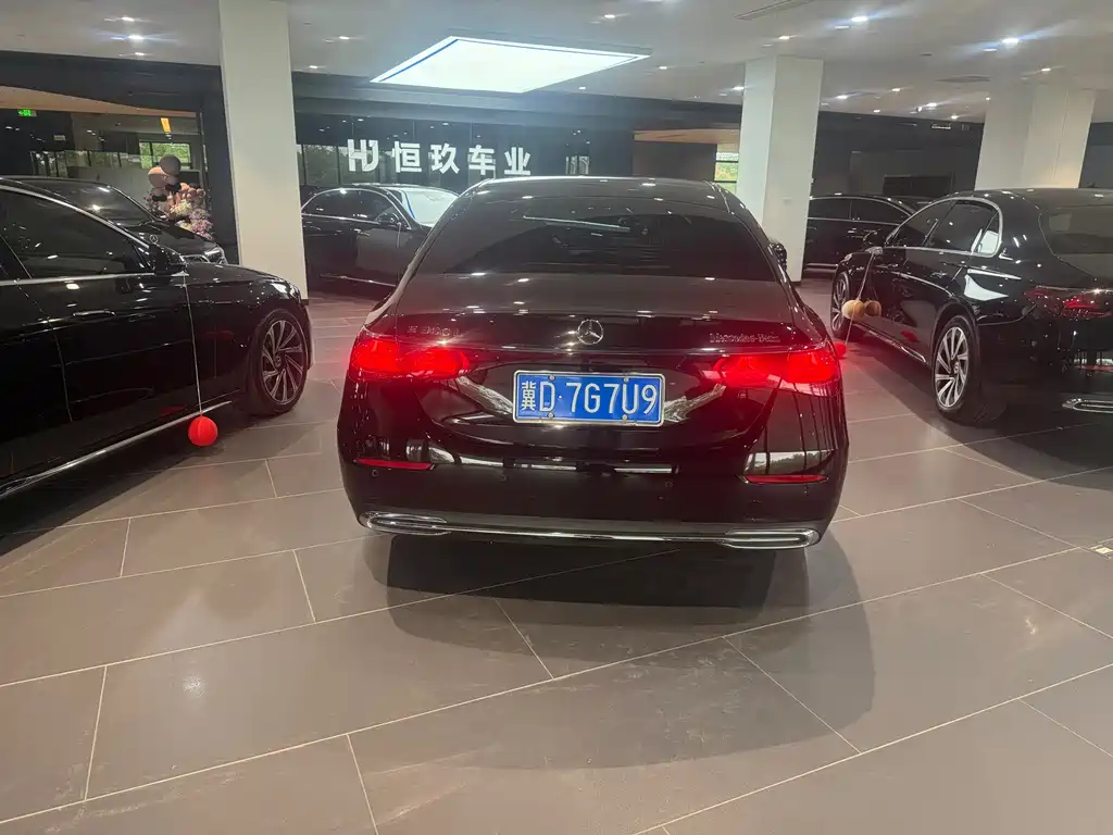 Mercedes-Benz E-Class — миниатюра 6