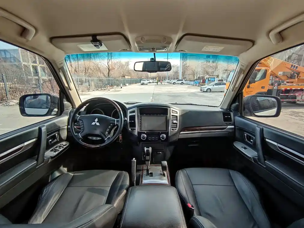 Mitsubishi Pajero (Import) Collection Edition 3.0L Auto Premium Offroad Edition, фото 9