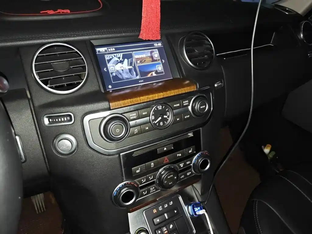 Land Rover Discovery — миниатюра 6