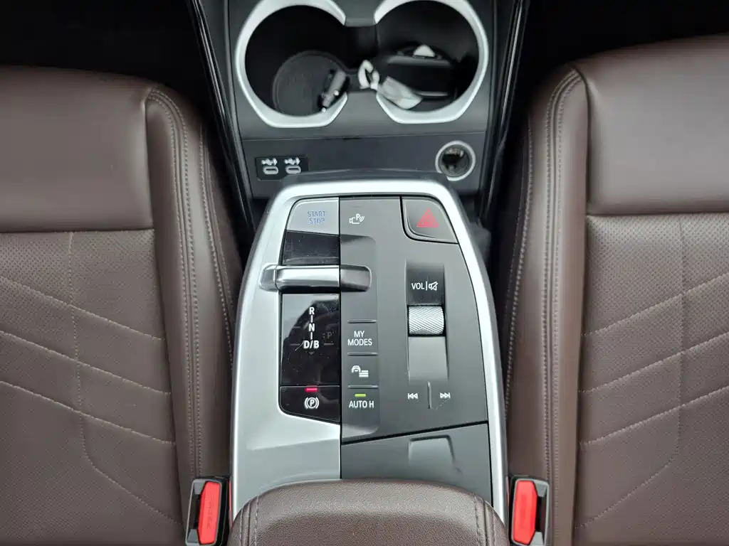 BMW iX1 — миниатюра 18