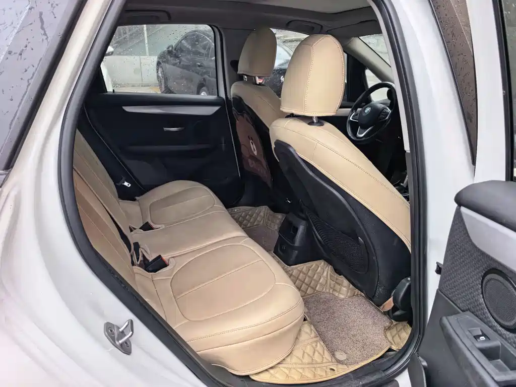 BMW 2 Series Active Tourer — миниатюра 4