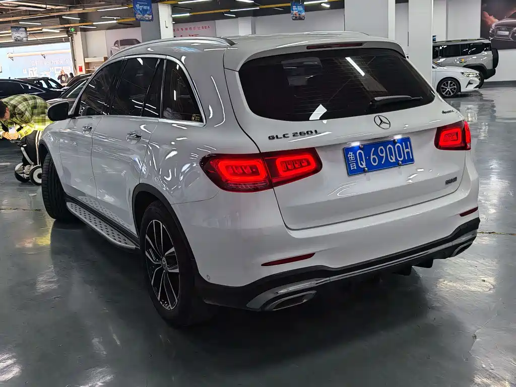 MERCEDES-BENZ GLC