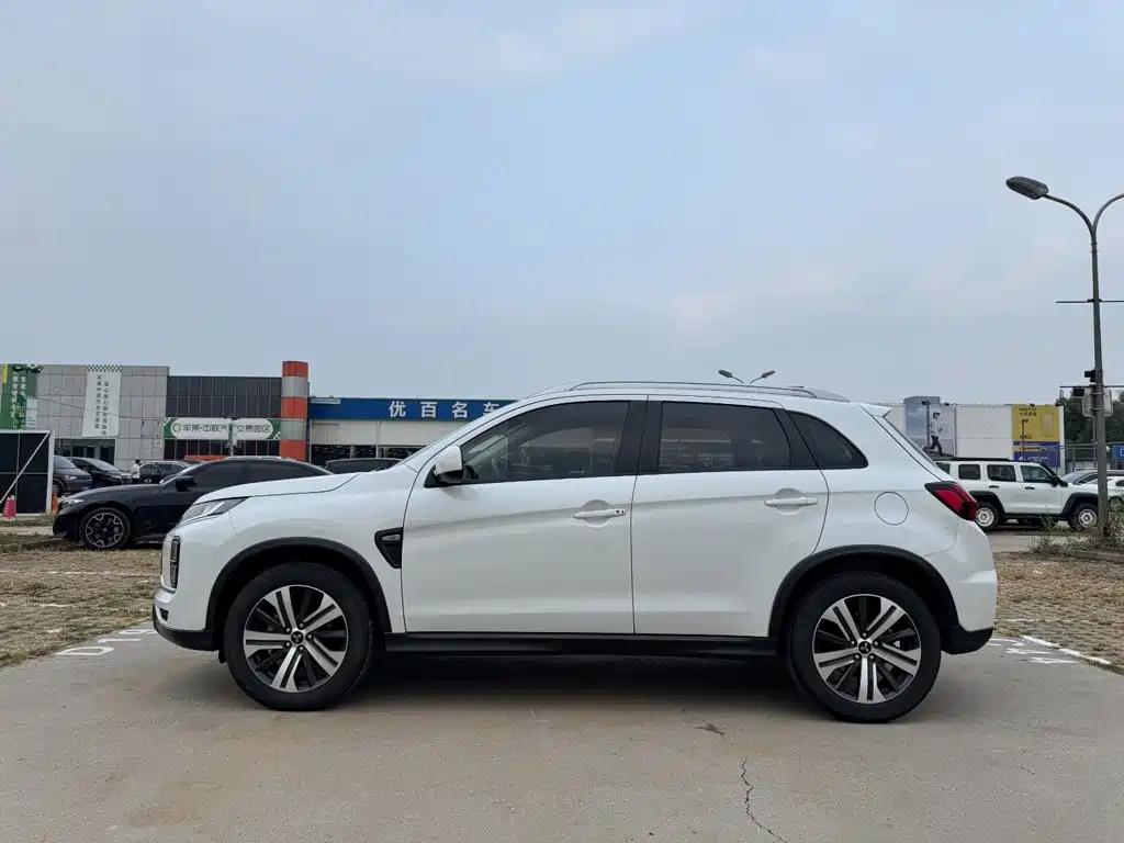 Mitsubishi ASX — миниатюра 7