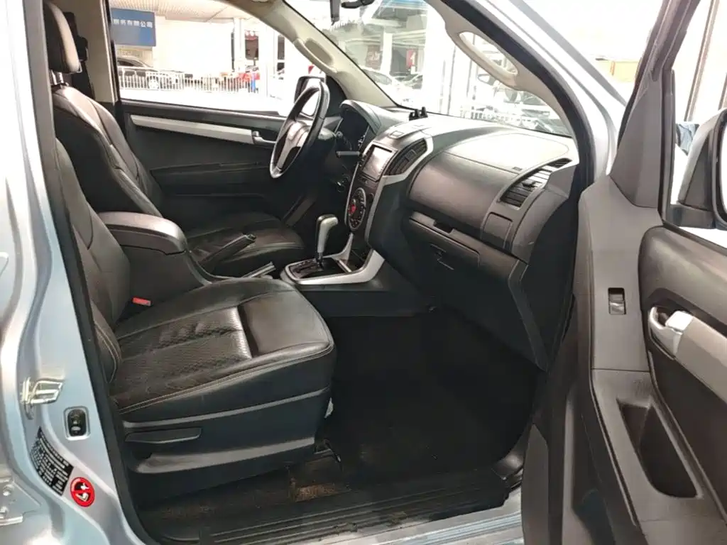 Isuzu D-MAX — миниатюра 25