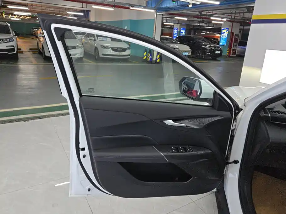 Changan Eado — миниатюра 6