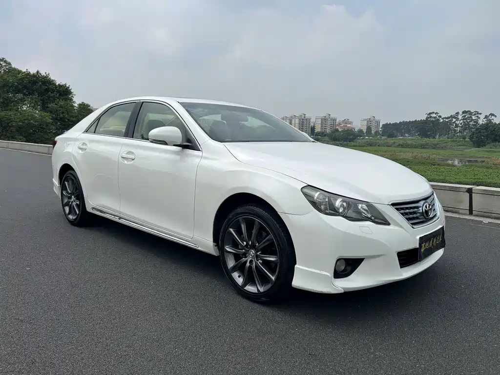 Toyota Reiz — миниатюра 3