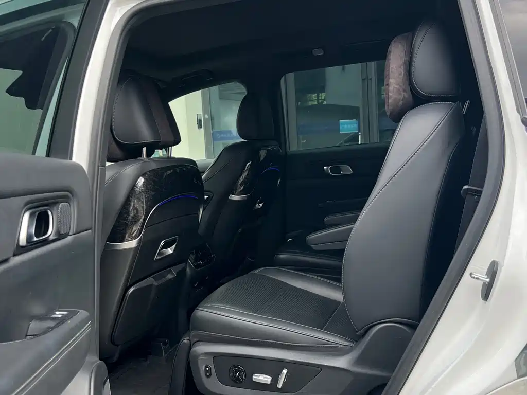 Li Auto ONE 2021 6 мест