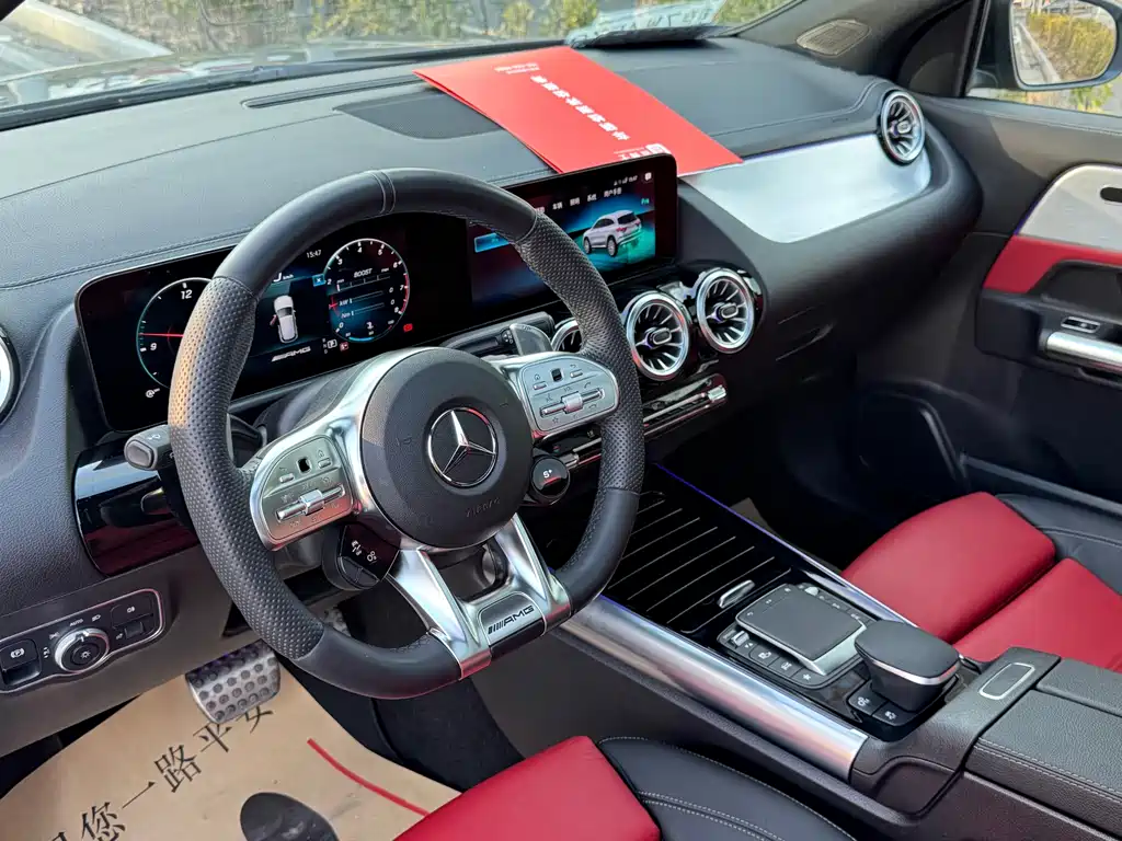 MERCEDES-BENZ GLA AMG