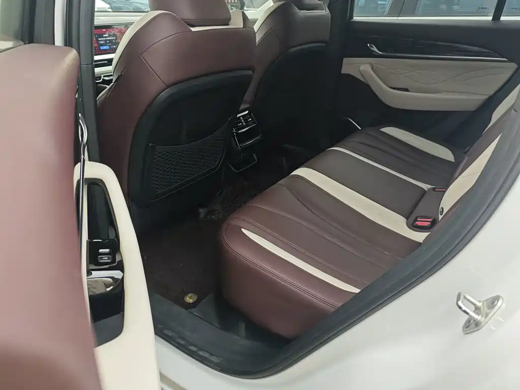 Geely Xingyue L — миниатюра 10