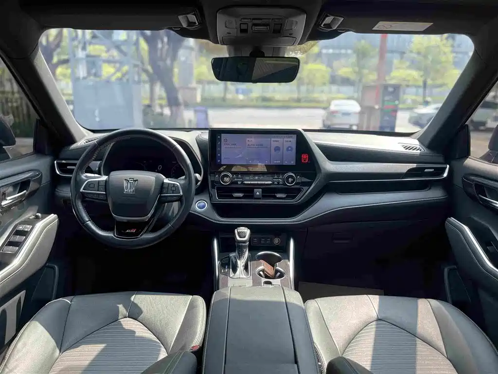 Toyota Crown Kluger — миниатюра 16
