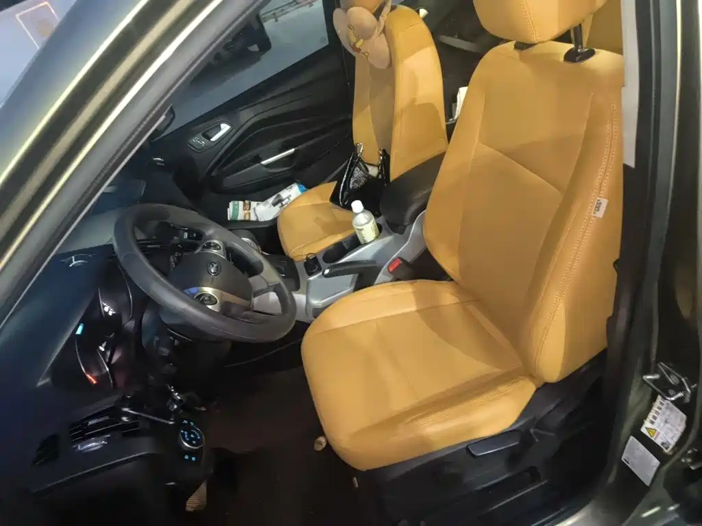 Ford Kuga — миниатюра 8