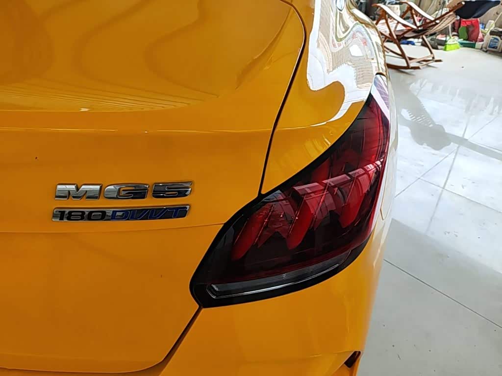 MG MG5 1.5 л 2021 г. желто-оранжевый, пробег 23300 км