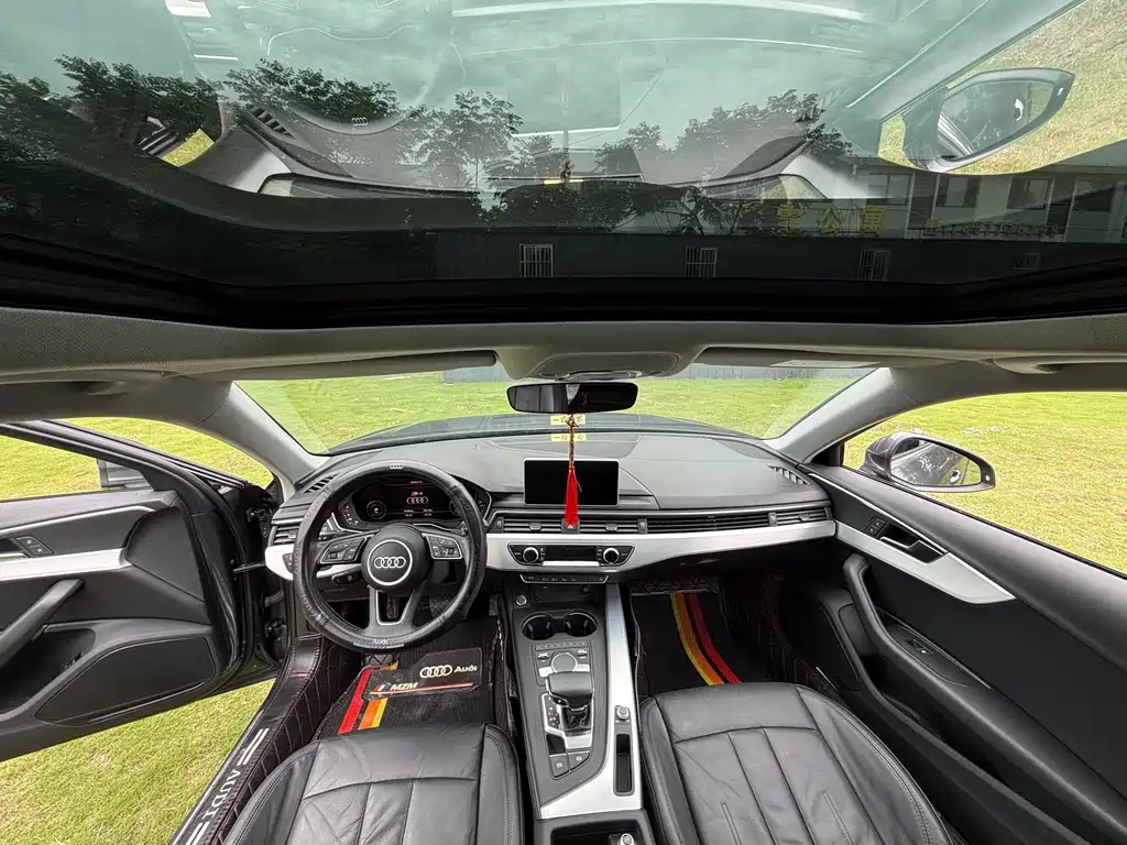 Audi A4L 2019 40 TFSI Fashion V