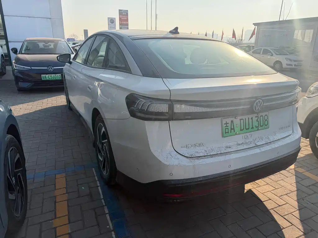 VOLKSWAGEN ID.7 VIZZION