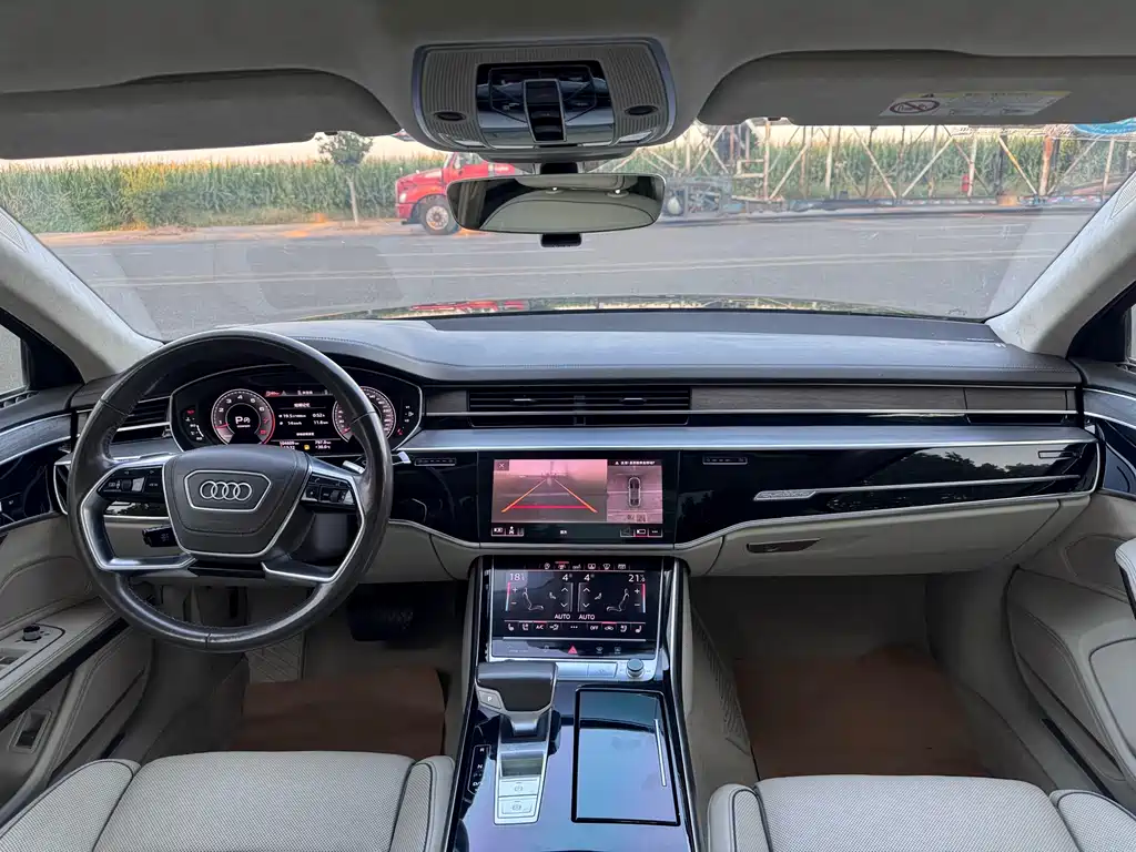 Audi A8 — миниатюра 6