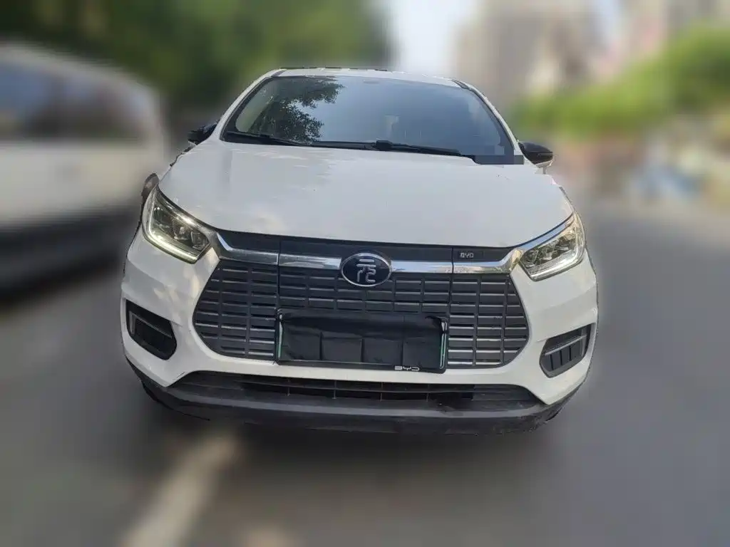 BYD Yuan EV — миниатюра 3
