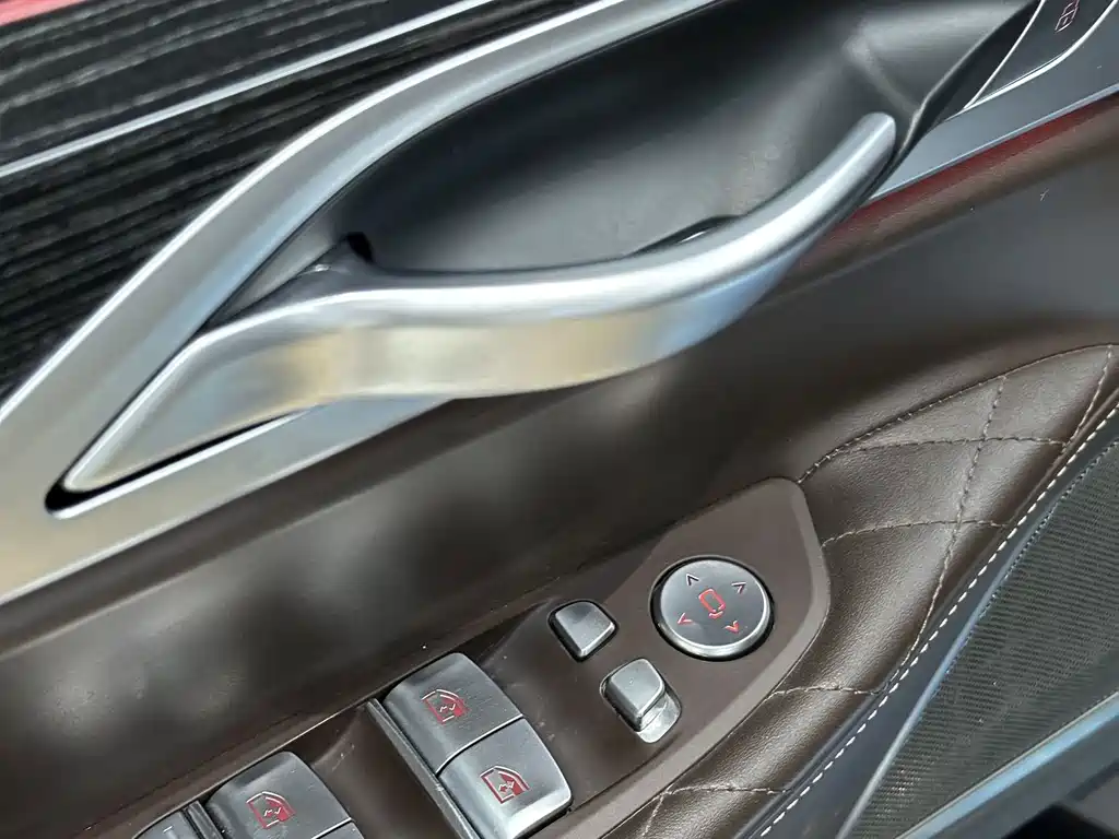 BMW 7 Series — миниатюра 10