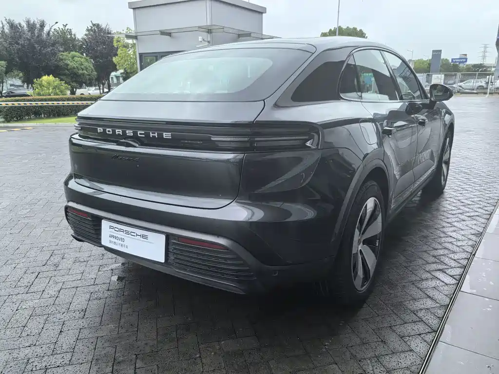 Porsche Macan EV — миниатюра 11