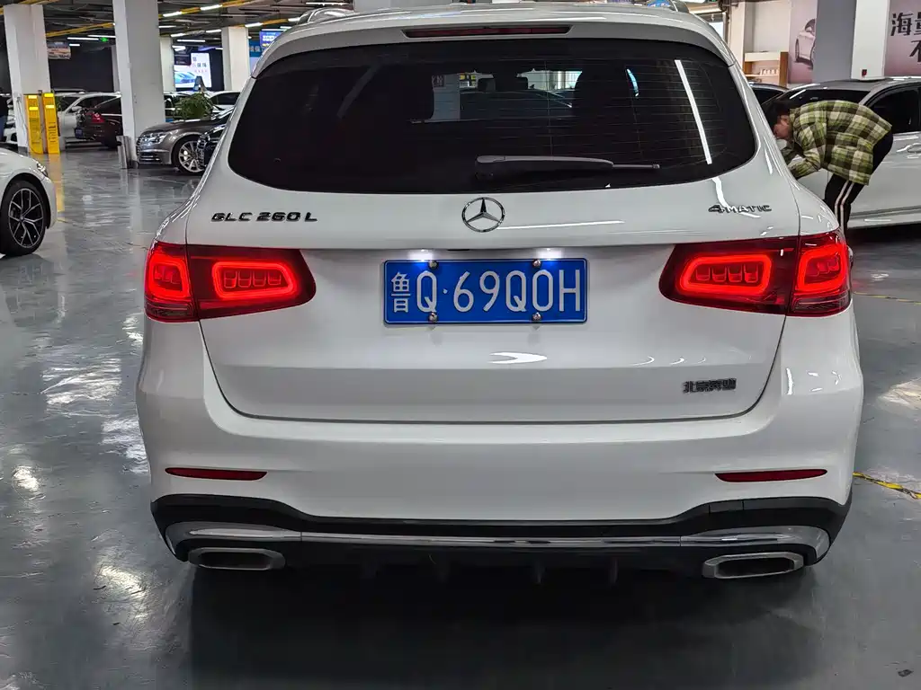MERCEDES-BENZ GLC