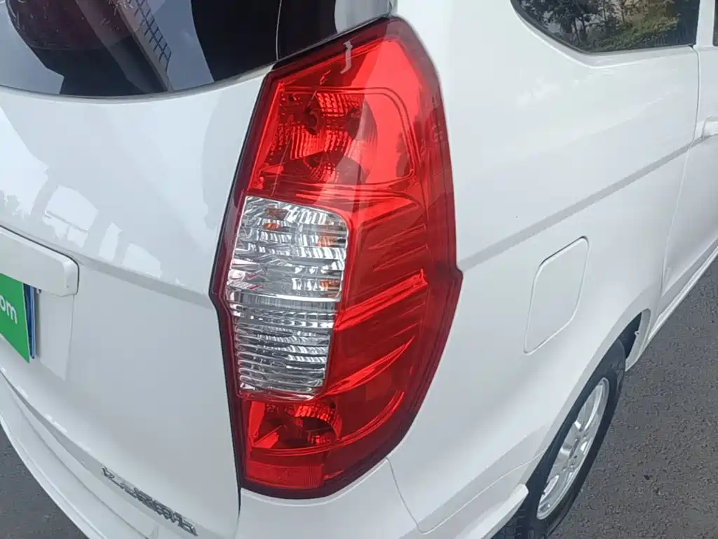 Wuling Hongguang — миниатюра 8