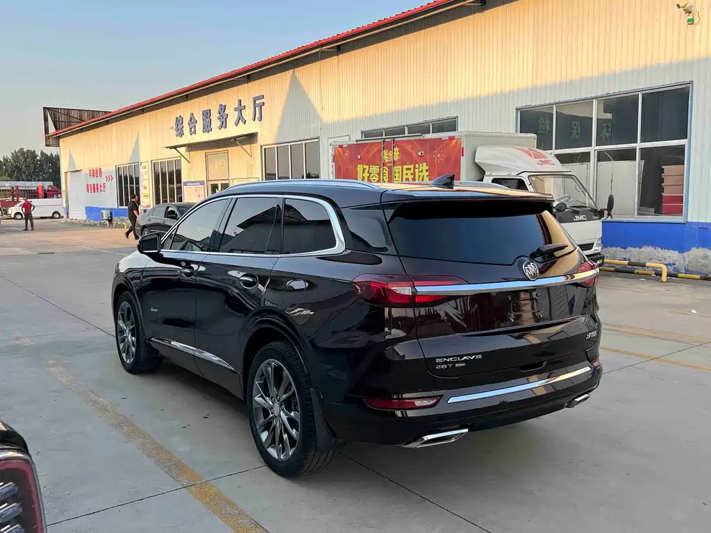 Buick Enclave — миниатюра 8