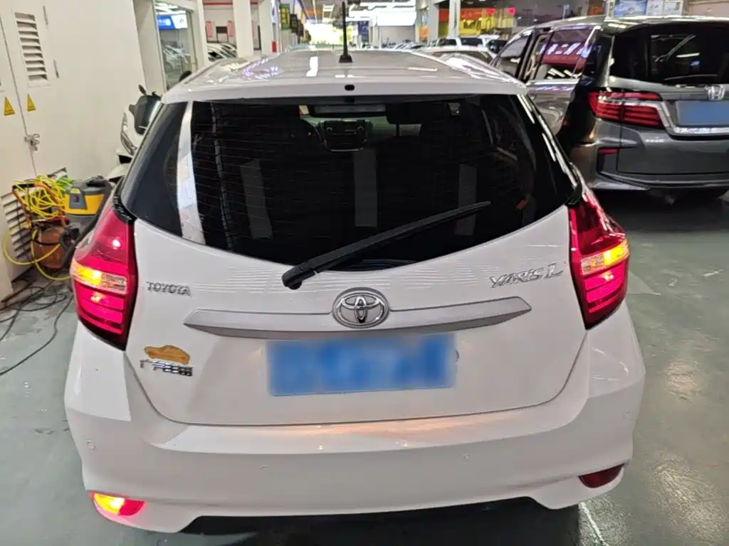 Toyota Yaris L — миниатюра 6