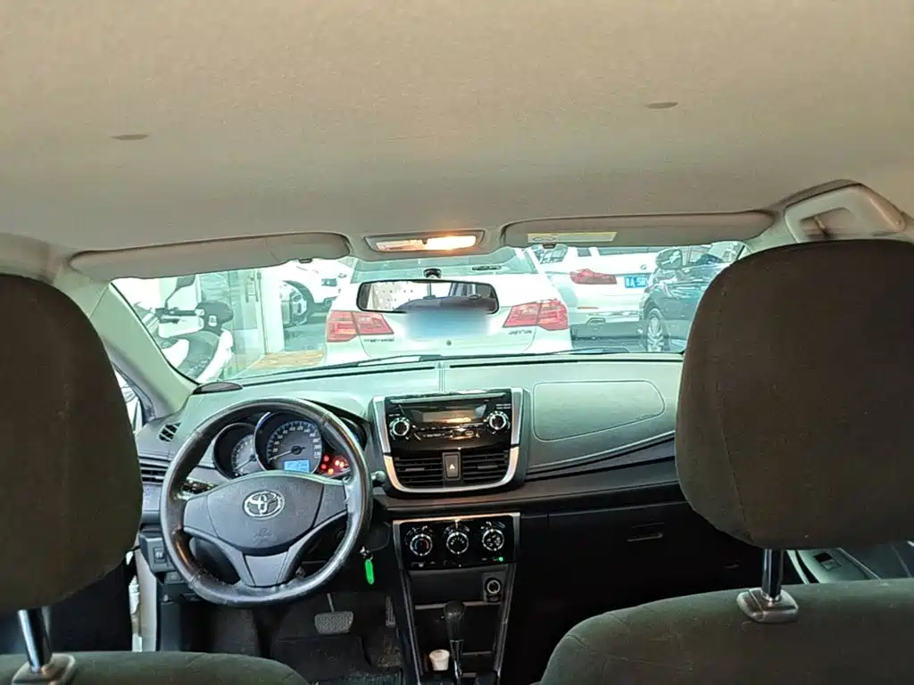 Toyota Yaris L — миниатюра 18