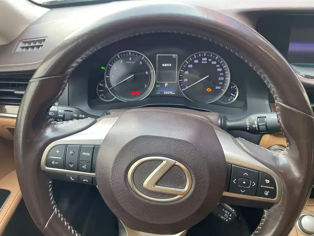 Lexus ES — миниатюра 8