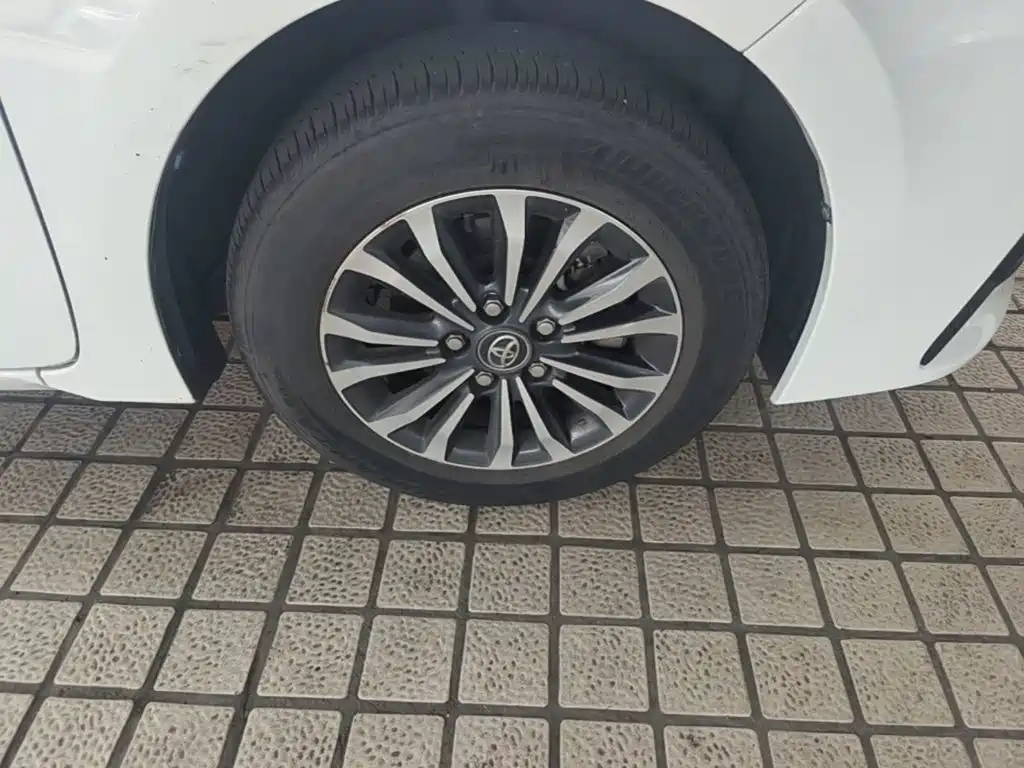 Toyota Corolla — миниатюра 14
