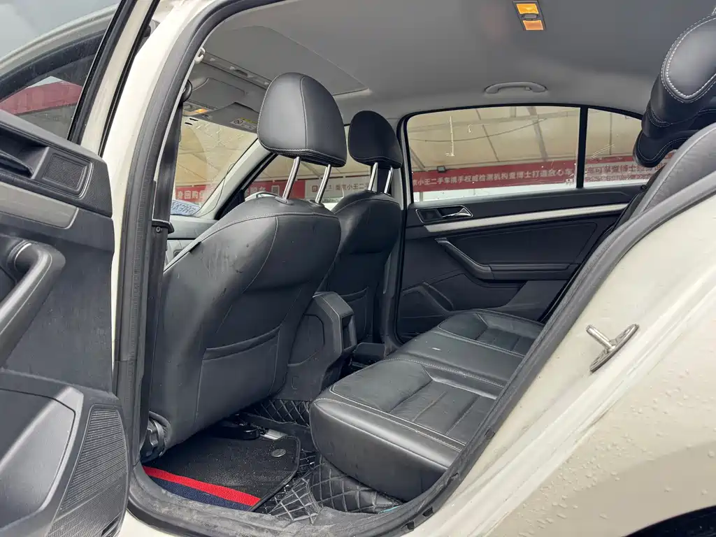 Volkswagen Lavida — миниатюра 4