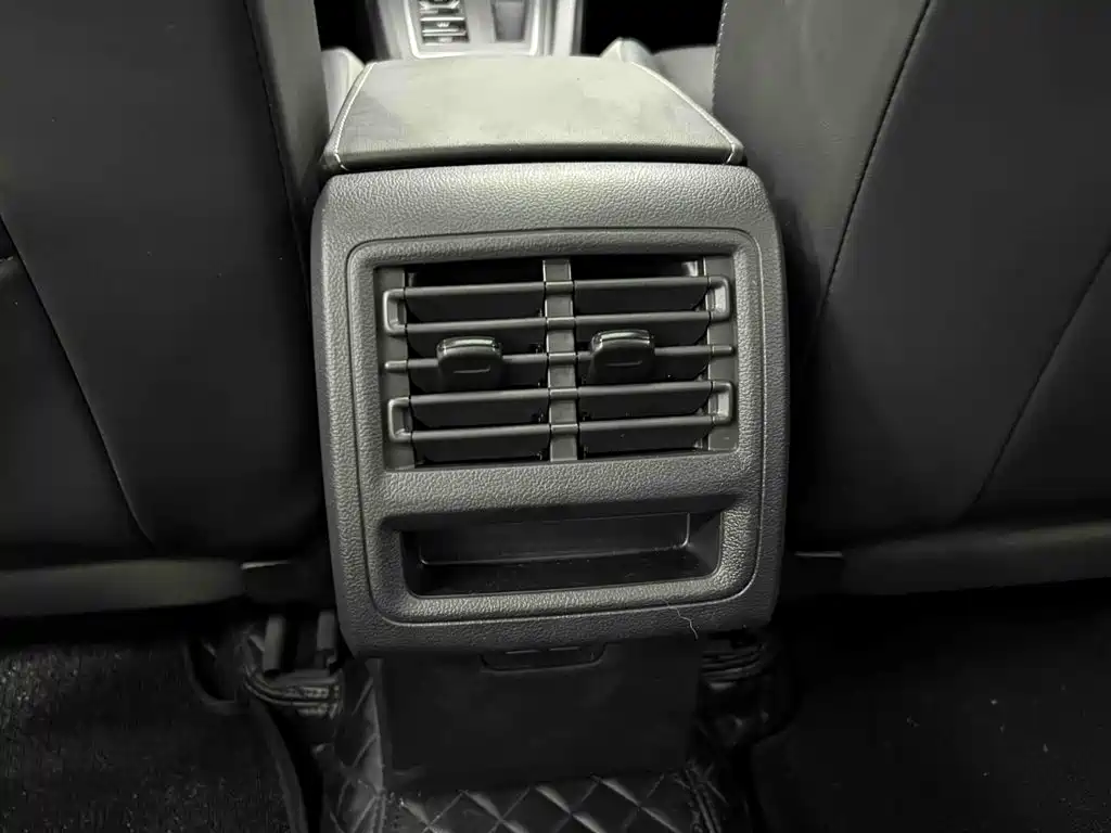 Volkswagen Golf — миниатюра 22