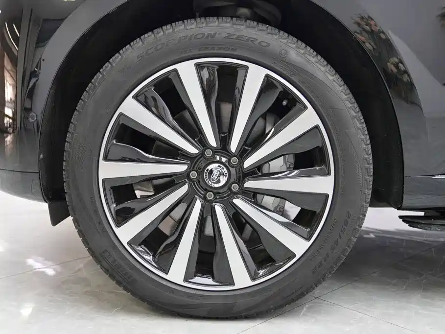 Land Rover Range Rover — миниатюра 3