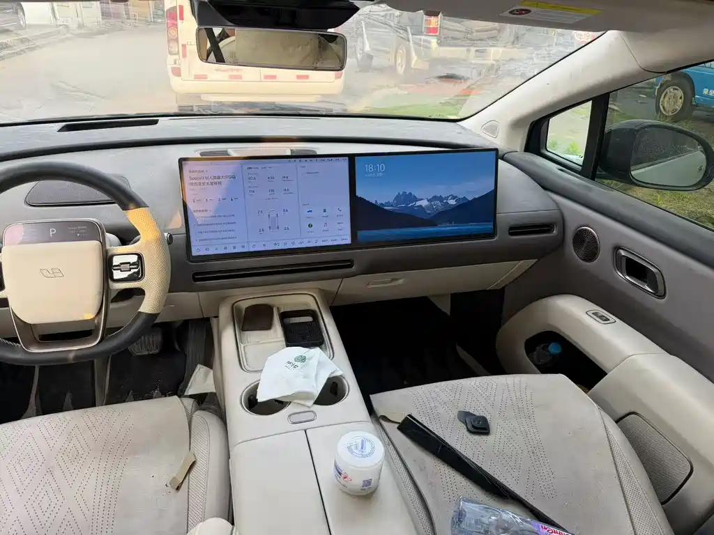 Li Auto i8 2025 Standard