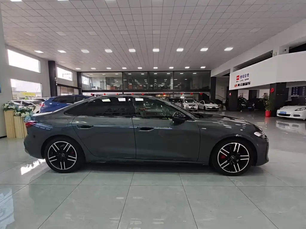 Audi A5L — миниатюра 4