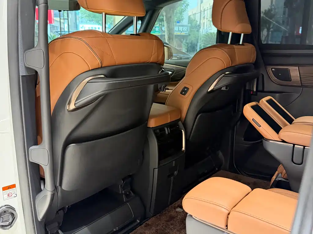 Toyota Vellfire — миниатюра 14