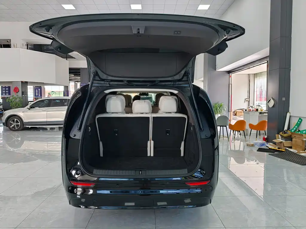 Li Auto Li MEGA — миниатюра 29