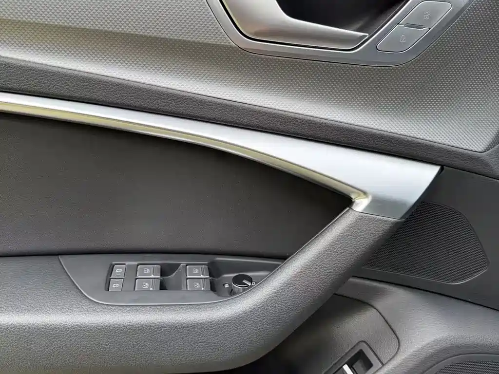 Audi A6L — миниатюра 9