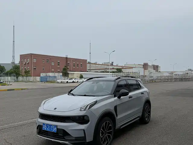 2023 Lynk & Co 01