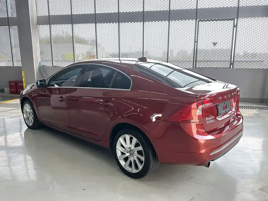 Volvo S60 — миниатюра 6