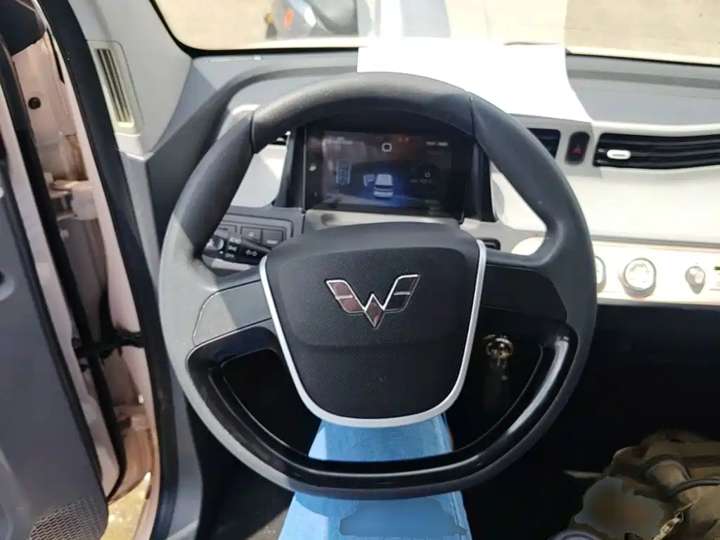 Wuling MINIEV — миниатюра 11