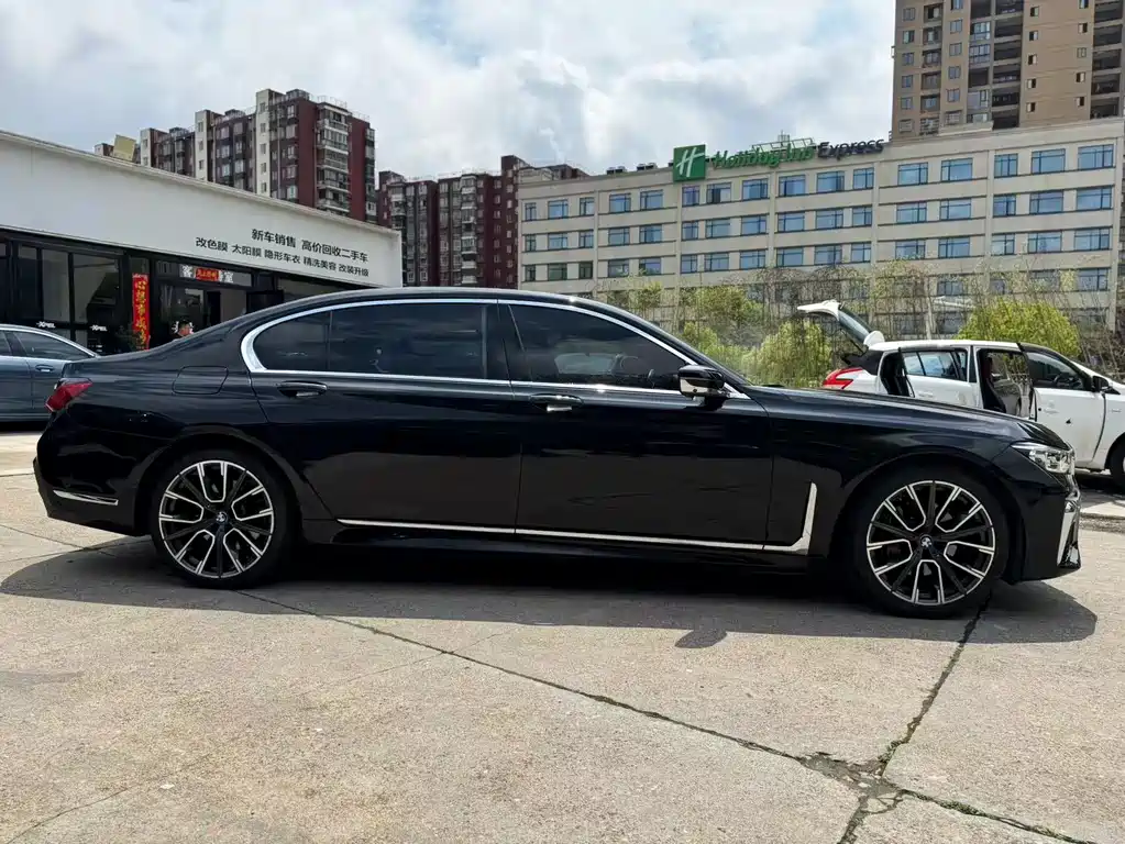 BMW 7 Series 7 2019 740Li Lead M Sport