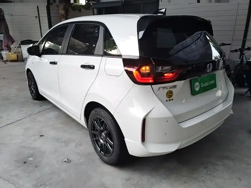 Honda Fit — миниатюра 5