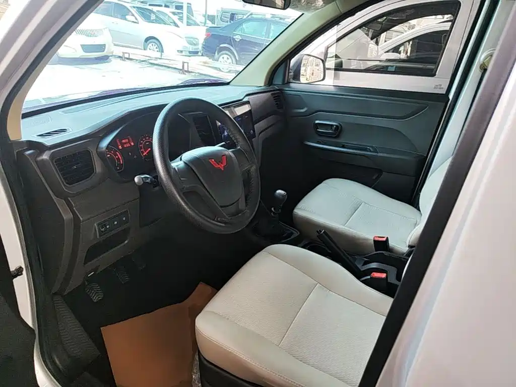 Wuling Hongguang V — миниатюра 16