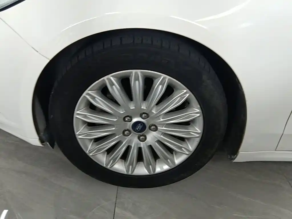 Ford Mondeo — миниатюра 23