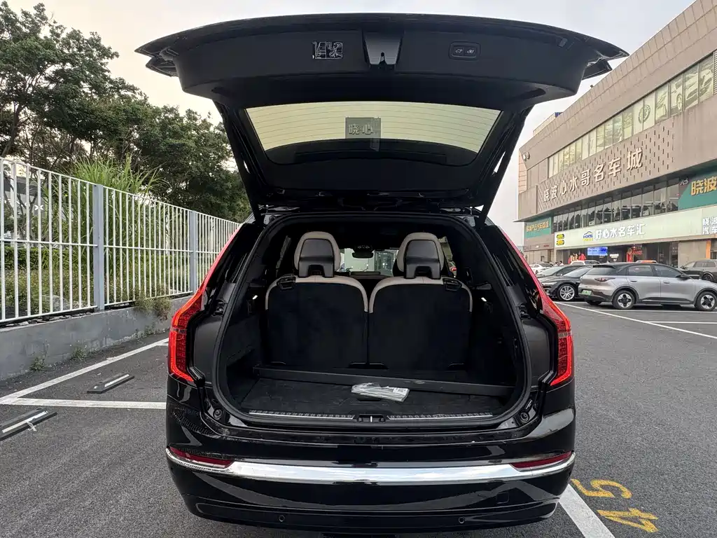 Volvo XC90 PHEV — миниатюра 25